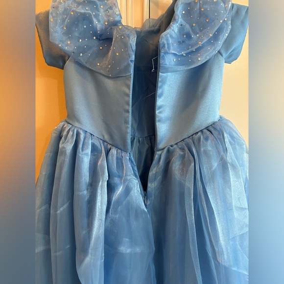 Beautiful Princess Dress - Kids size Medium, Blue tulle Rhinestones Snow White - Picture 7 of 16